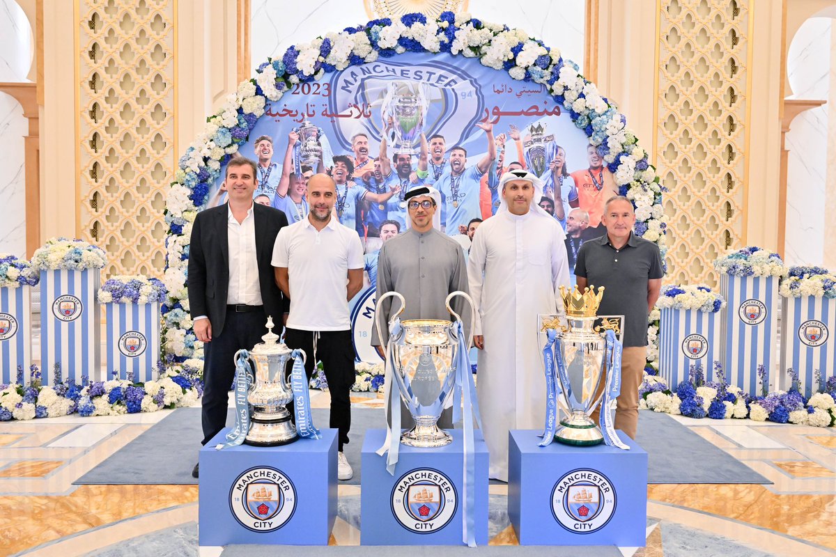 MansourBinZayed's tweet photo. منصور بن زايد يستقبل إدارة مانشستر سيتي والمدير الفني بيب غوارديولا ويؤكد لهم أن إنجازات الفريق تجسد استراتيجية النادي. ويستعرض سموه معهم مسيرة النادي والخطط المُستقبلية والاستراتيجيات الموضوعة، في المجالات الرياضية والاستثمارية، وخطط الموسم المقبل 2023/2024 بما يضمن تعزيز مكانة النادي محليا وأوروبيًّا وعالميًّا.