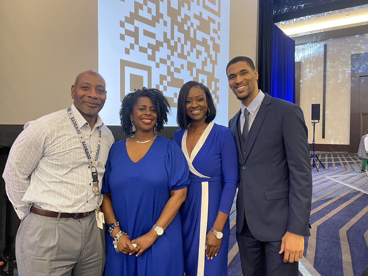 MrDevinAdams's tweet photo. The @flemingvikings Core Four showed up ready to hear and execute the vision of Superintendent Mike Miles!
We are committed to a Viking strong start to Destination 2035. (sidenote: we missed the team picture on the day of my favorite colorπ‘π
) https://t.co/s0WPQFyejK