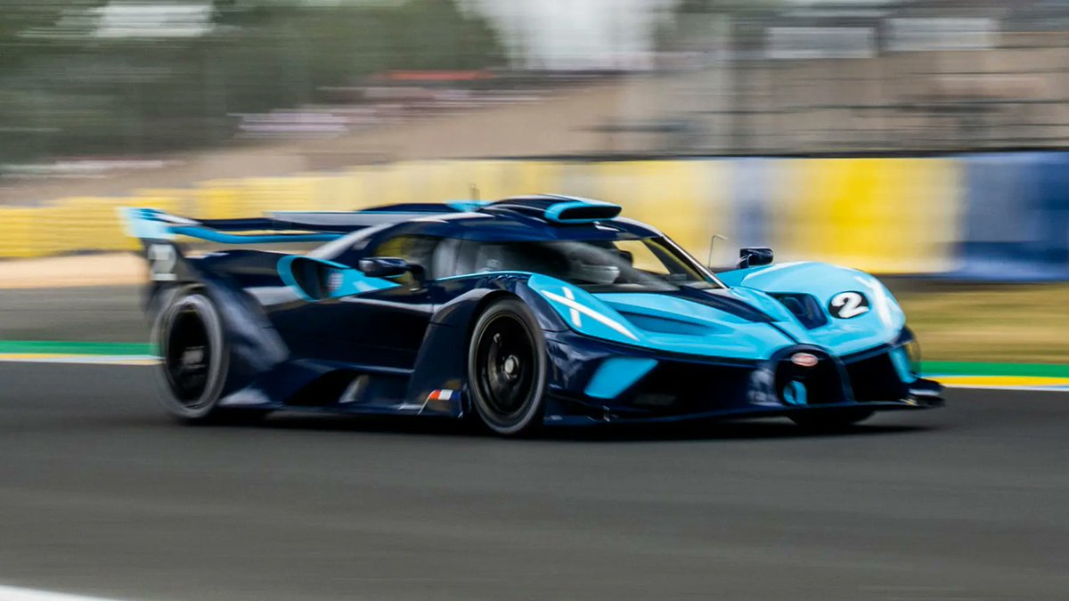 Bugatti sent its 1,578bhp Bolide around the Le Mans 24hr circuit. Come on Bugatti, do the right thing and enter this leviathan into the race → topgear.com/car-news/le-ma…