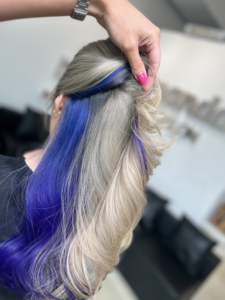 Hair reveal 🤗 went back to a blonde balayage BUT with a blue to purple gradient peakaboo.