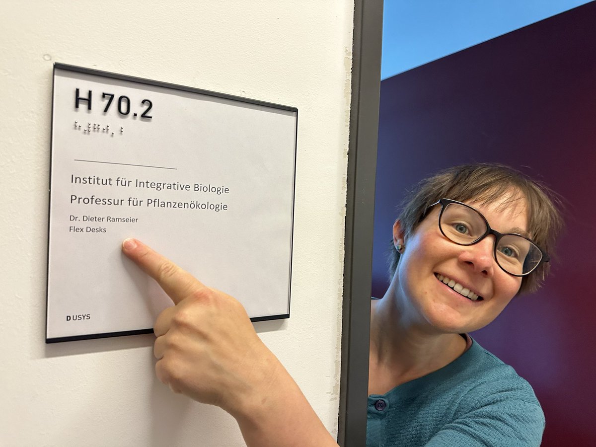 VVandvik's tweet photo. Lovely to visit @audhalbritter at her @BtwnTheFjords remote office in Zürich - and hang out with #RangeX colleagues, have good discussions over #fieldwork plans, ride a funicular, and more! ❤️🌱🏔️🌡️👩🏻💻 #ProfLife https://t.co/W1bHQj5rO4