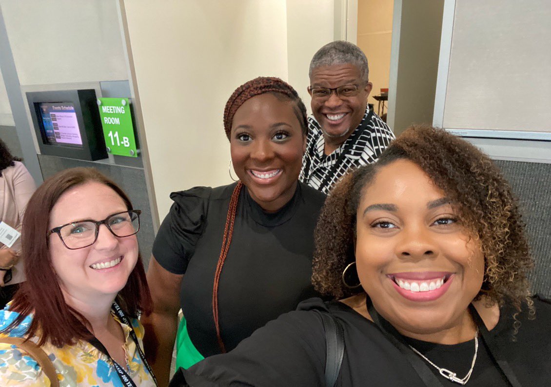 DocOfHighHopes's tweet photo. I saw some awesome Administrators at @TASSP1! #LifetimeLearners 🍎 https://t.co/QnKOTnIJiL