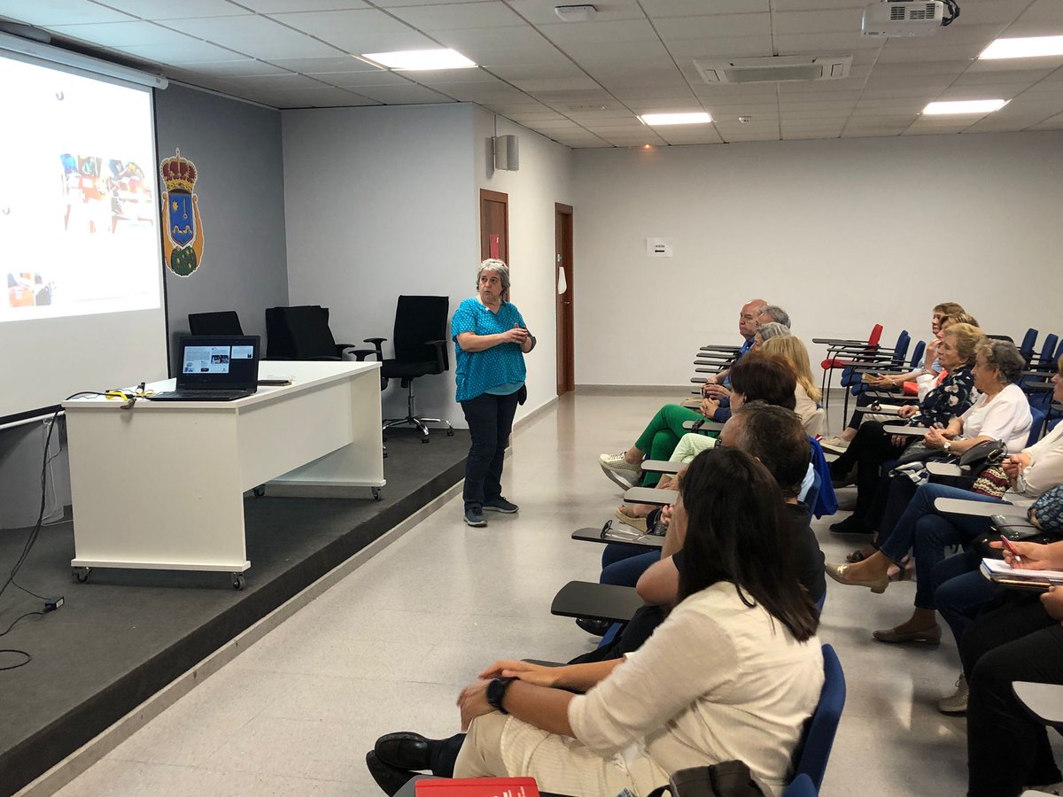 IsaMartinez53's tweet photo. Feliz de reencontrarme con Cáritas Requena y compartir datos y experiencias sobre Movilidad humana forzada
@ValenciaCaritas 
#MigrantesConDerechos
#TuTienesMuchoQueVer
#AquiLateUnCorazón https://t.co/UkOESUc4hR