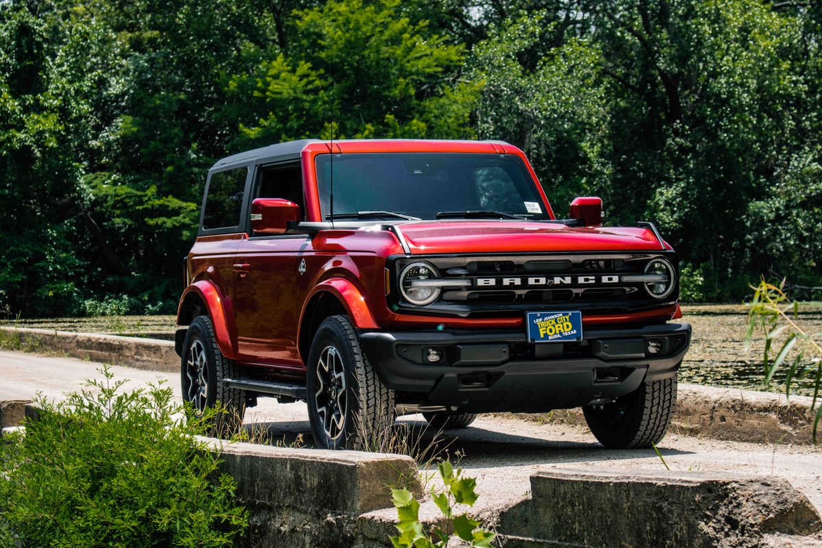 With Bronco, you can make it yours with a variety of Ford Accessories or aftermarket components. 
This Hot Pepper Red Bronco is the perfect blank canvas for building the ultimate off-road rig!
#FordBronco #Bronco #Ford https://t.co/W2WO5obZXH
