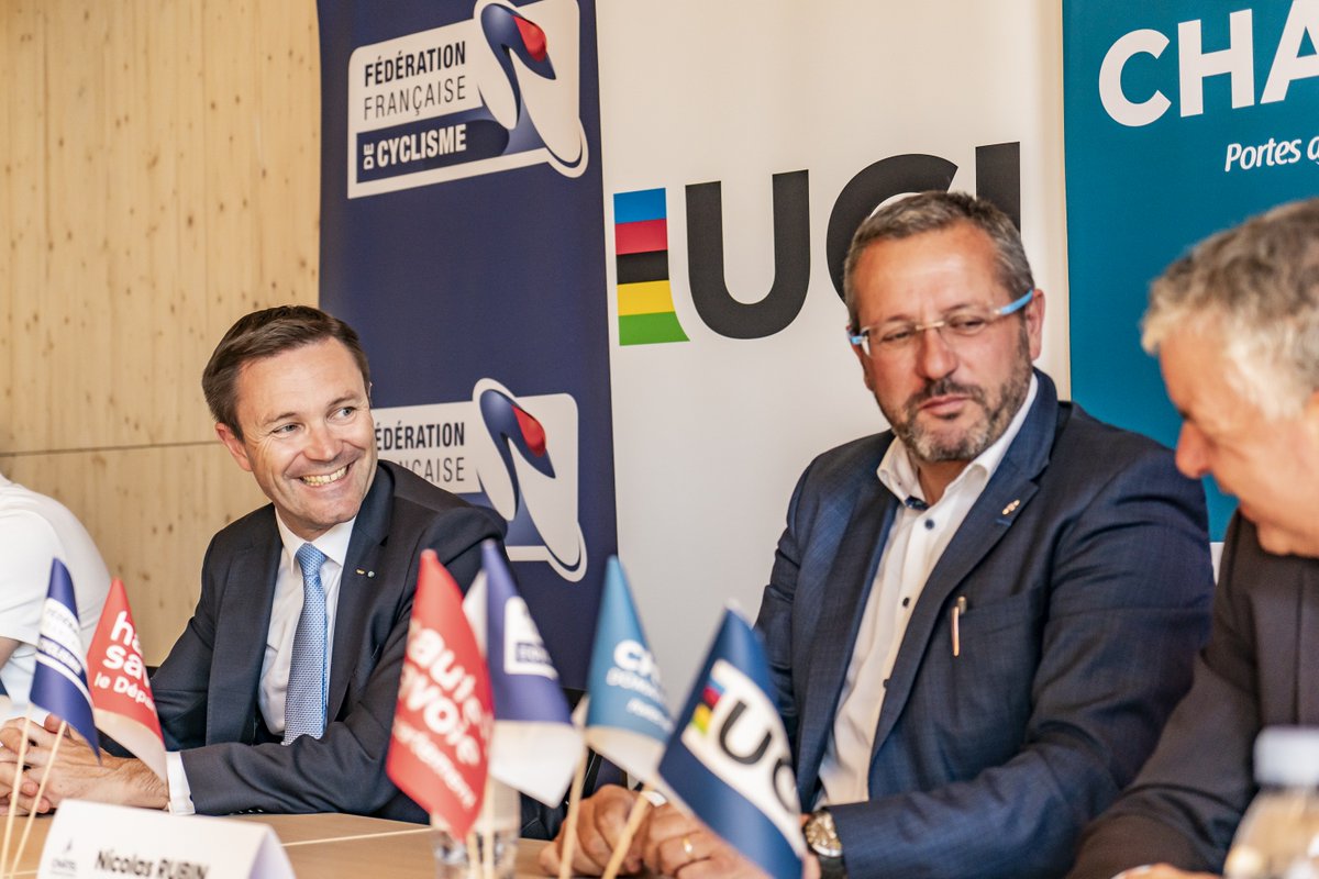 DLappartient's tweet photo. Ravi d’être entouré de @MartialSaddier et @nicolasrubin pour annoncer que la première édition des Championnats du Monde Snow Bike UCI aura lieu les 10 et 11 février 2024 à @Chatel_Officiel, en Haute-Savoie. Nous nous réjouissons de poursuivre cette belle collaboration ! https://t.co/UOWortGpNk