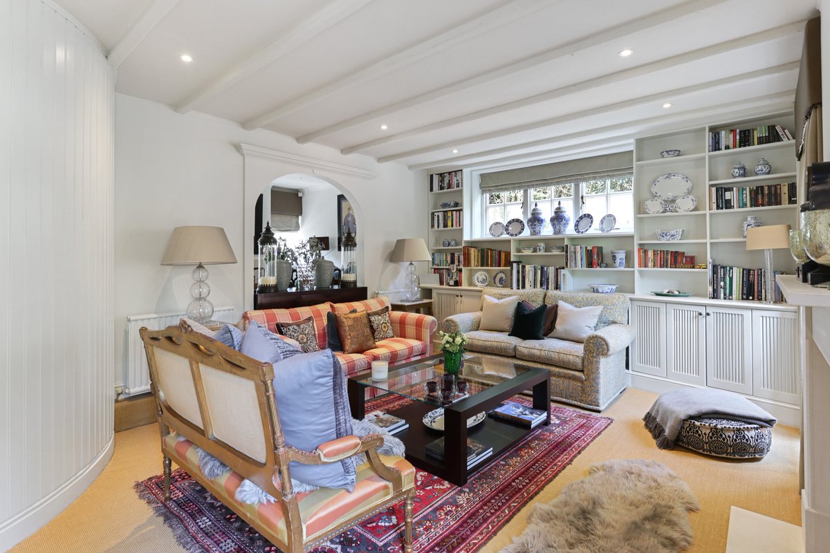 Take a look through the key hole at this stunning former coach house dating back to the early 1900's, that has been lovingly converted to create a superb family home. Click the link to discover more: johndwood.co.uk/properties/172…