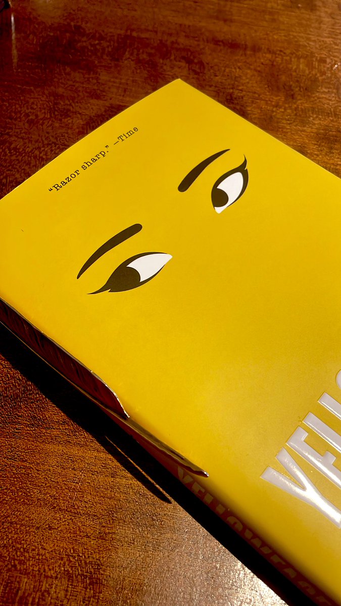 TheWritingRuss's tweet photo. #27 - Yellowface by R. F. Kuang.
#6600BooksProject
βOffline, writers are all faceless, hypothetical creatures pounding out words in isolation from one another.β
Kuang holds up a mirror to all of us, cracks it, then does it again.
https://t.co/N7u0T8VuGq https://t.co/FVcUiDEEFK