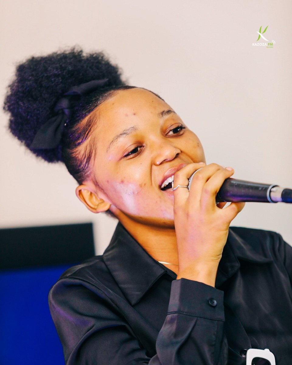 MagazineJimbere's tweet photo. 👏🏾🥳 Le groupe "Horana Band" composé de 7 artistes, tous malvoyants, grand gagnant de la toute première édition de #KaSummerSong, empoche une somme de 1.500.000 Fbu grâce à leur chanson #Ryoherwa qui va nous faire vibrer tout l'été

🥈 La virtuose Inès Raguël remporte la 2ème place avec sa chanson #Happiness et une enveloppe de 1.000.000 Fbu

🥉 La 3è place revient à Arnovitch avec son tube #SummerTime, il gagne 500.000 Fbu

🎧 Au cours de cette compétition organisée par la radio @KazozaFM, sur 74 chansons qui étaient en compétition depuis le 06/06/2023, 37 ont été sélectionnées en demi-finale grâce aux votes des auditeurs et du jury, et 10 se sont hissées en finale qui s'est tenue ce 14/06/2023 au siège de #KazozaFM

#Burundi #SummerVibes #music