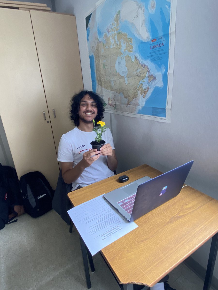 Nothing like writing your culminating with a little bit of sunshine to help you through. Thanks to our BR Mental Health Champions who put on an awesome lunch time event!!