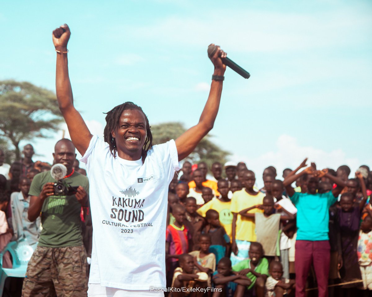 PascalKito1's tweet image. @ConservingThePast
@ComposingTheFuture
The @kakumasoundfestival event was successfully blessed with the songs of freedom from. @EricWainaina
And @JulianiKenya 
@ExileKeyFilms 
@KakumaSound 
@Refugees 
@UNESCO
📸Pascal.kito