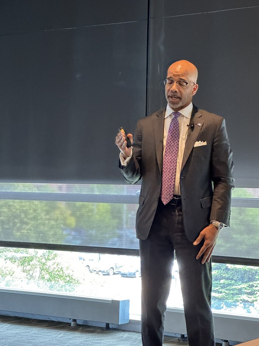 Vineet Chopra (@vineet_chopra) on Twitter photo Wonderful to welcome the one and only <a href="/NMHheartdoc/">Clyde Yancy, MD, MSc</a> as the Annual Blount Lecturer at <a href="/CUDeptMedicine/">CU Department of Medicine</a> for Medicine #GrandRounds. His talk: “Equity: A Path We Must Travel.” Wonderful to welcome the one and only <a href="/NMHheartdoc/">Clyde Yancy, MD, MSc</a> as the Annual Blount Lecturer at <a href="/CUDeptMedicine/">CU Department of Medicine</a> for Medicine #GrandRounds. His talk: “Equity: A Path We Must Travel.”