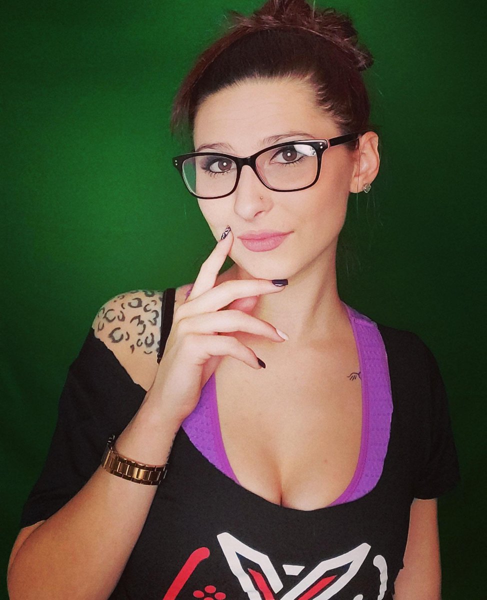 Shaiwiththerope's tweet photo. Who's hot for teacher??
Link in bio!
#roleplay #camwork #onlyfans https://t.co/bAJkqu1HHE