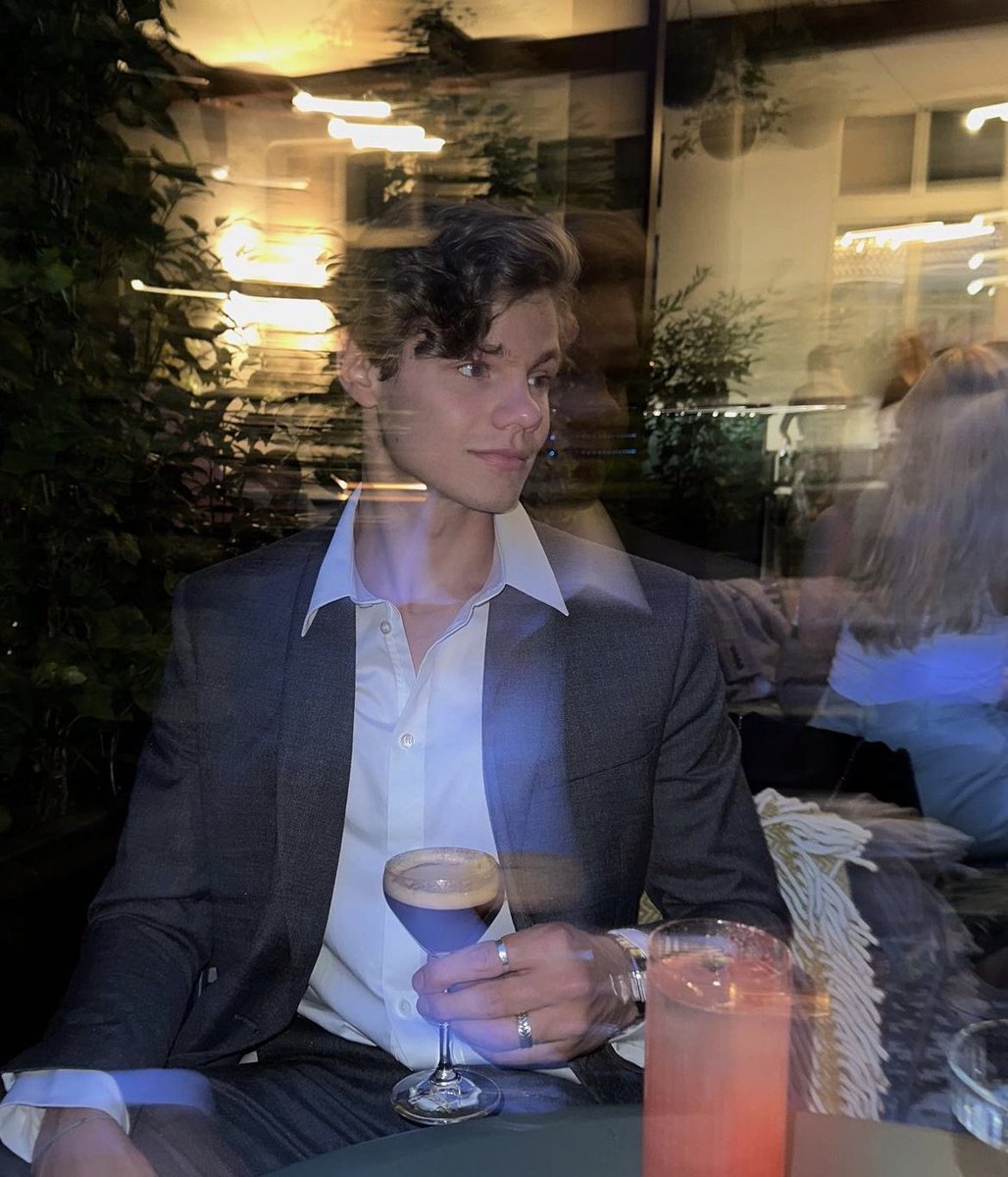 pup by day,
wolf by night 🐺 

          ✨ @g0ld3npack ✨