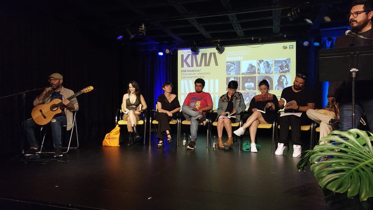 CCELAPAZ's tweet photo. ¡Arranca la segunda edición de #KMAmèrica!
🇧🇴Gabriel @MamaniMagne se encuentra en @bgarciamarquez en Barcelona. El jueves y el viernes el boliviano participará en dos mesas junto a otrxs autorxs
Organizado por @BibliotequesBCN @americatalunya, con la colaboración del #CCELP https://t.co/ZiJpVmmtM1