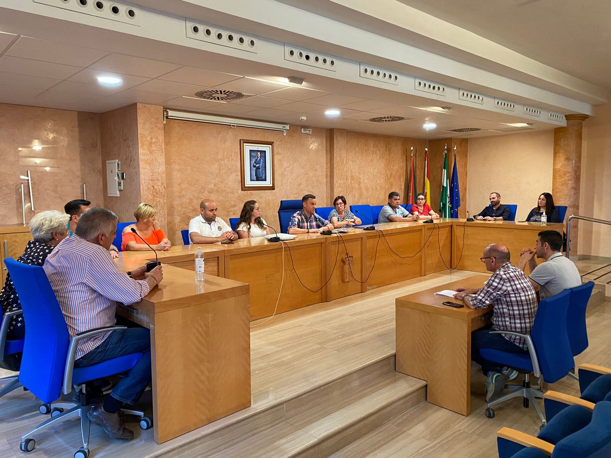 Pleno extraordinario en el Salón de Plenos del Ayuntamiento de Huelma 📝

#AyuntamientodeHuelma #AytoHuelma #Huelma #Huelmaavanza