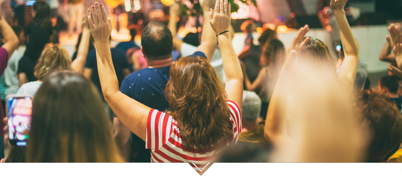 ☀ Keep your church attendance thriving this summer! Embrace the season's warmth &amp; energy to uplift your congregation!Find some fresh ideas here: vanderbloemen.com/blog/how-to-ke…  🙌🌻 #SummerChurch #Fellowship #WorshipTogether