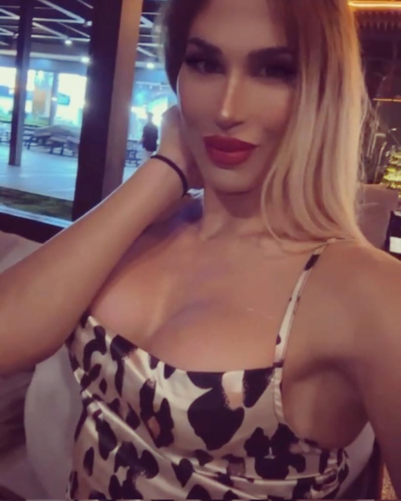 AntalyaAir's tweet photo. @pic_poster Afetsimay 4 !!! A dirty very sick hooker.  AIDS. !!! CAUTION !!
He is a liar and a cheat. Protect yourself from him . AIDS !!! https://t.co/4q7rVKkb9j