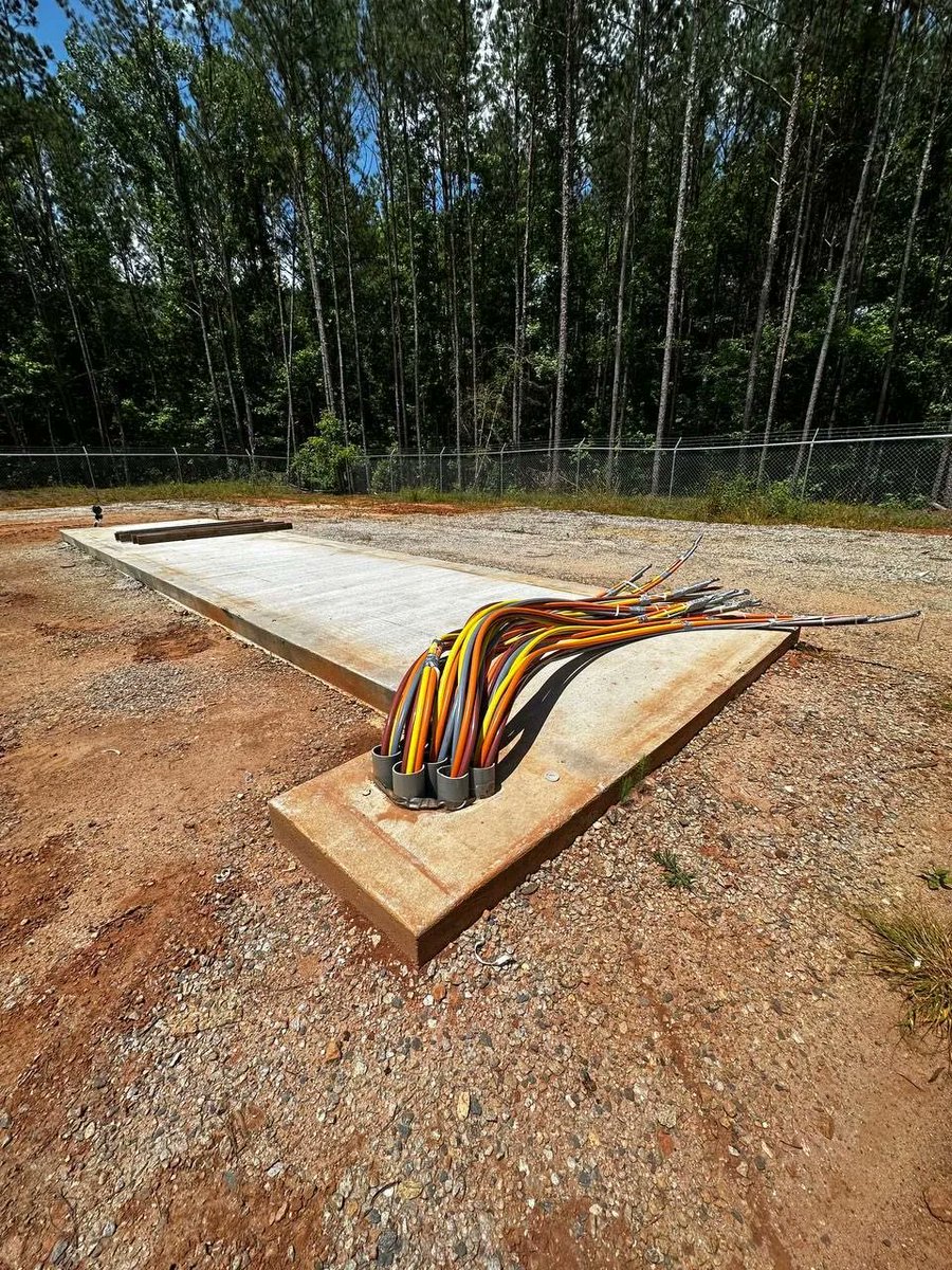 ez_blockchain's tweet image. #progressreport 

Recieved an update from our project &quot;Ranger 1&quot; located in Georgia, where 4 new Datacenters were uploaded and LV connections were completed 🔥 

Amazing work!