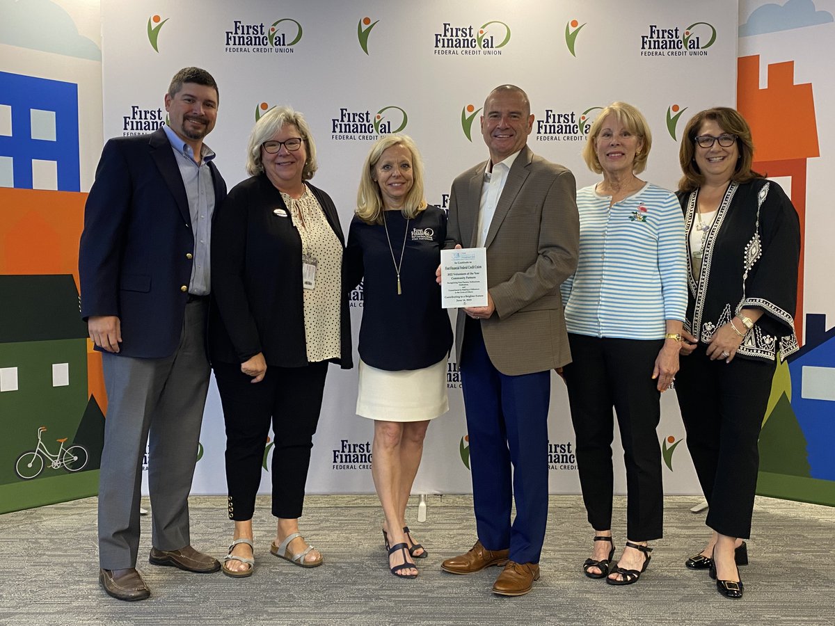 foundationbcps's tweet photo. #ThankYou @FFFCUofMD for your passion, enthusiasm, and dedication to @BaltCoPS @foundationbcps You truly make a difference in our lives! You are our 2022 Volunteers of the Year Community Partners! And, thank you for hosting our celebration today! 🥳 https://t.co/YVANfswuN8