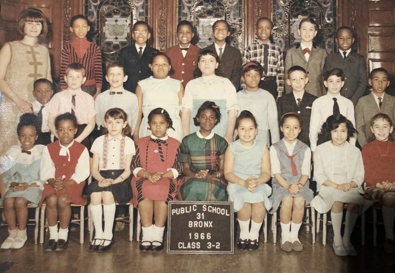 Your_In8_Power's tweet photo. #mylife as a kid growing up in #thebronx in the early 1960s
#scully #stickball #johnnyonthepony #eggcream #Bronxbombers #funnypapers #stoopball #sonnyfox #tvdinners #edsullivan #redskelton https://t.co/REPcwTwnCA