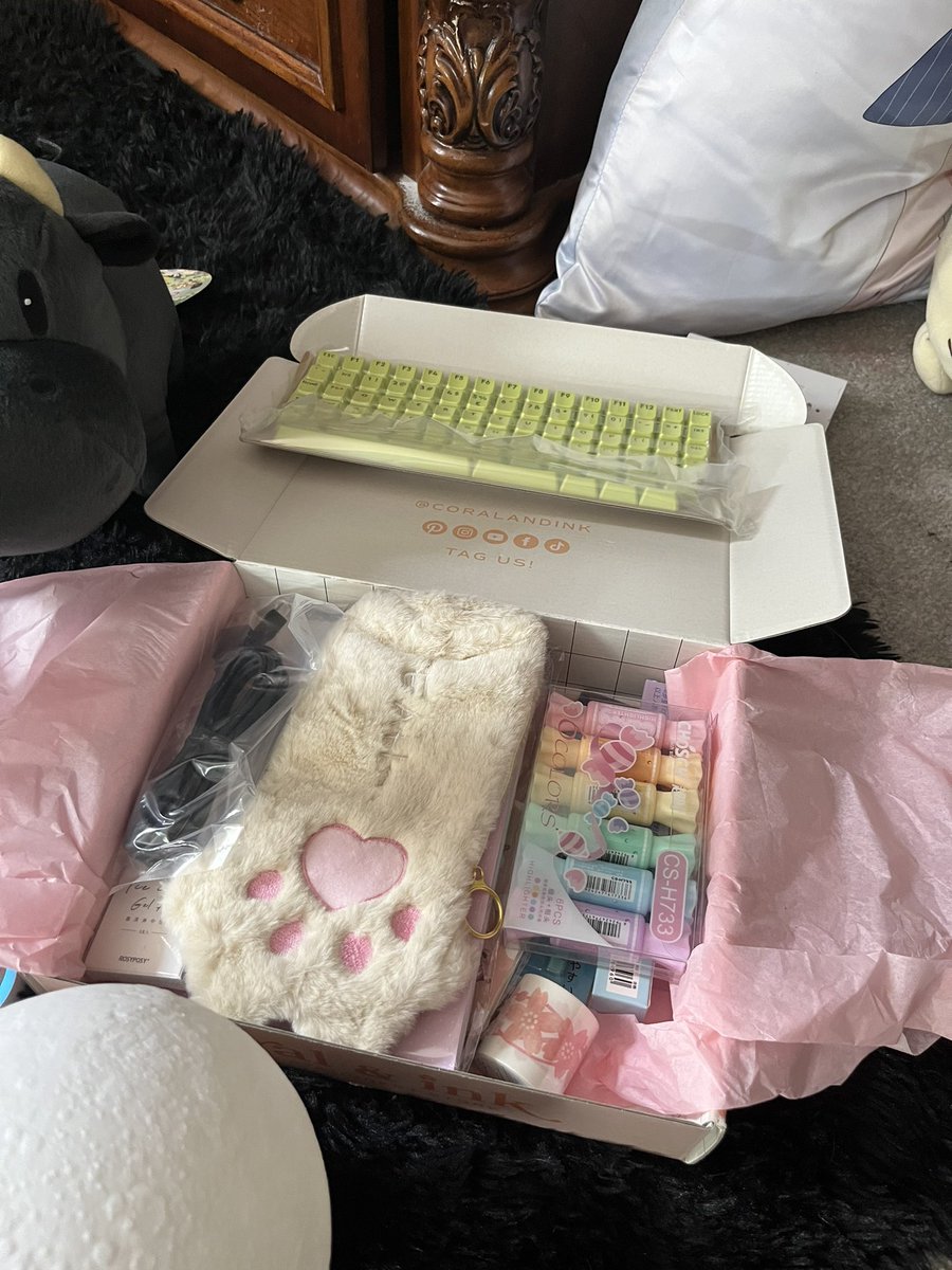 Emigoons's tweet photo. Unbelievably huge thank you and shout out to the @storyofseasons crew as well as @LogitechG for this generous giveaway I’m so grateful to have been apart of 💕 love the cow https://t.co/FrJRtgsw0a