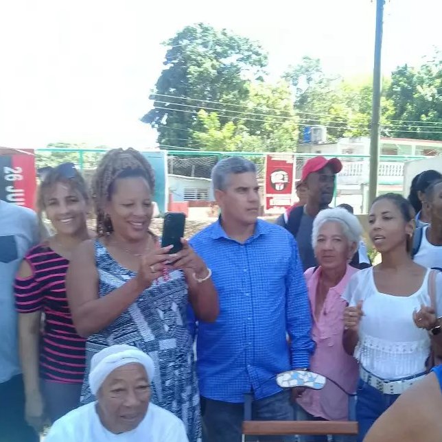 AmppArroyo's tweet photo. Desde  el Triángulo de la Güinera hoy:  homenaje este 14 de junio a 2 valerosos hombres de nuestra Historia: el Titán de Bronce Antonio Maceo y  el Guerrillero Heroico Ernesto Che Guevara, Dos héroes que son hijos de  junio, y de la #ComoElCheYMaceo https://t.co/7VKZ13Y6B6
