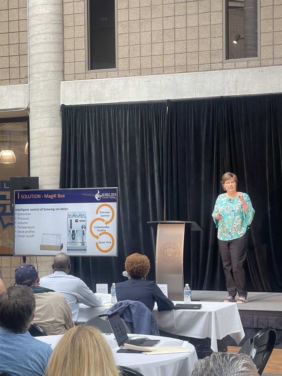 CentrepolisXLR8's tweet photo. Our first pitch session group at the Micro Makers Evolution Lab Pitch Event! The innovative companies include: Detroit Crema, ESSPI, Snowbotix, and Nesin EZ Folding Bracket! #innovation #micromakers #pitchevent #cityofsouthfield #startup https://t.co/yZAQQSFPP1