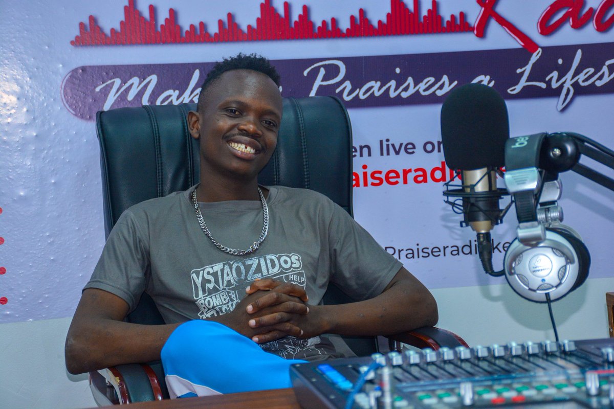 HodevanyMusic's tweet photo. Monday to friday 
2pm to 5pm 
On praise Radio https://t.co/pZGzCsN8AT