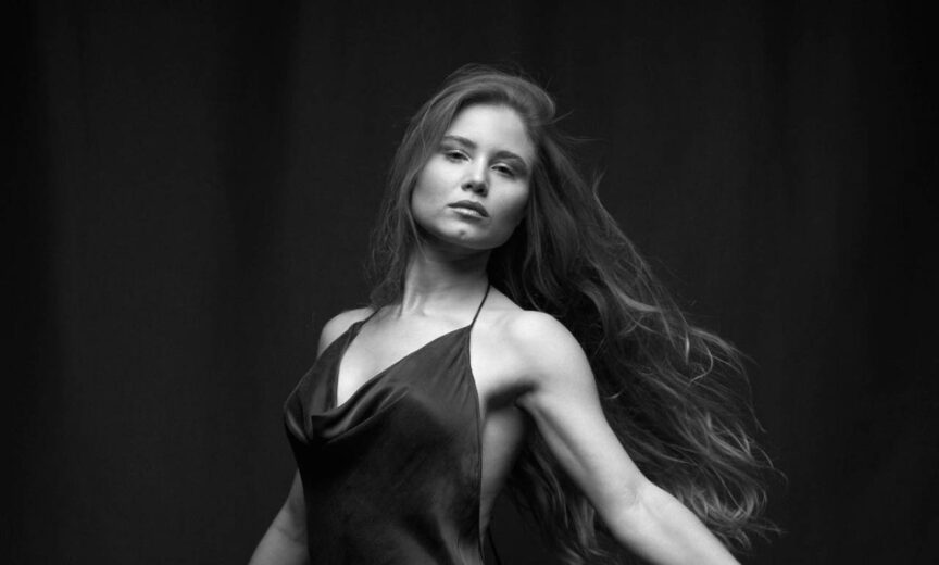 avinmedios's tweet image. La bella cantante Claire presenta un álbum de colección que remite a clásicos de la música en español, llena de melancolía y matices, donde los arreglos hacen resaltar su voz #12Plagios #ClaireDelic #DubbingHits #MeCuestatantoOlvidarte #SonyMusic

avinmedios.com/2023/06/claire…