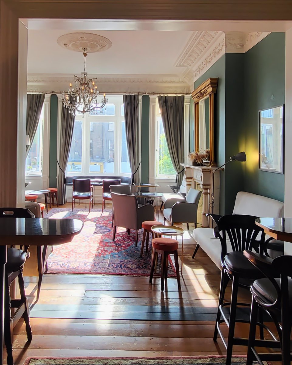 Look at that blue sky! Early evening is a lovely vibe here at Delahunt. Join us for a relaxing change of pace with our pre-fix menu, available from 5:00-6:30 Tuesday-Thursday.

#dublinfood #dublincity #michelnguide #dublinrestaurant #dublinrestaurants #delahunt #dublinbar