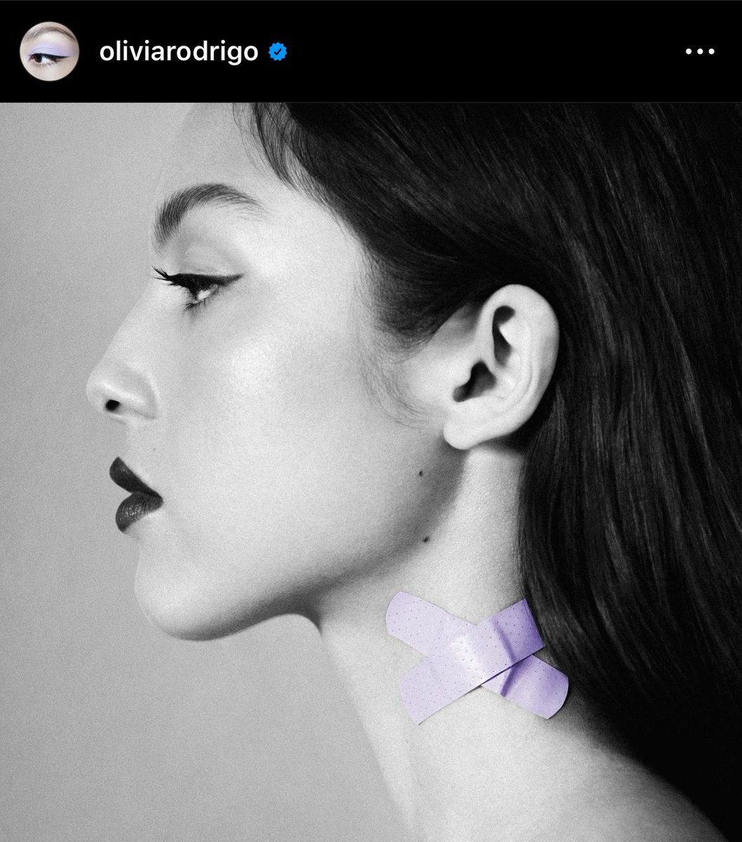 The announcement post for "vampire" has now over 4 million likes on Instagram.