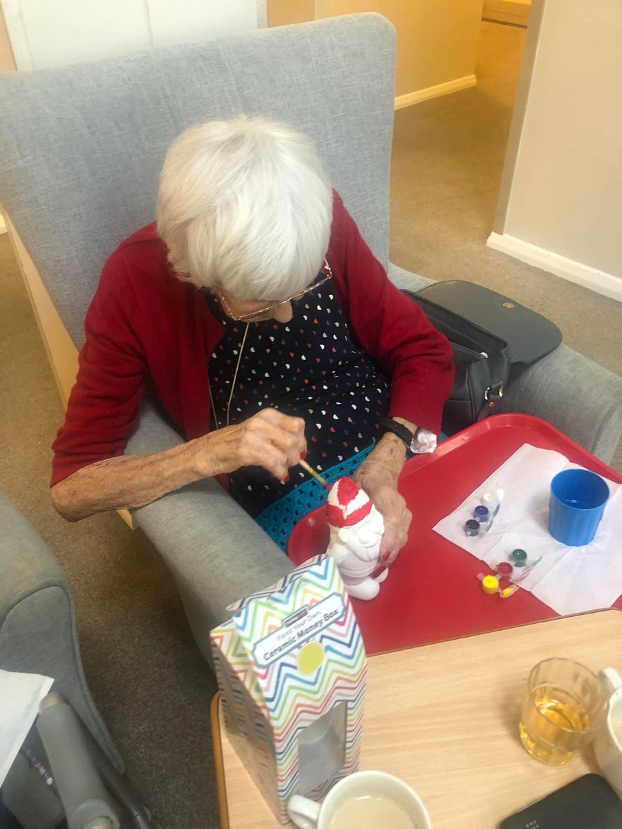 HeatherValeAH's tweet photo. A bit of painting last week in the lounge 🎨😊 #Painting #Crafts #Engagement https://t.co/IXC4ETLylB