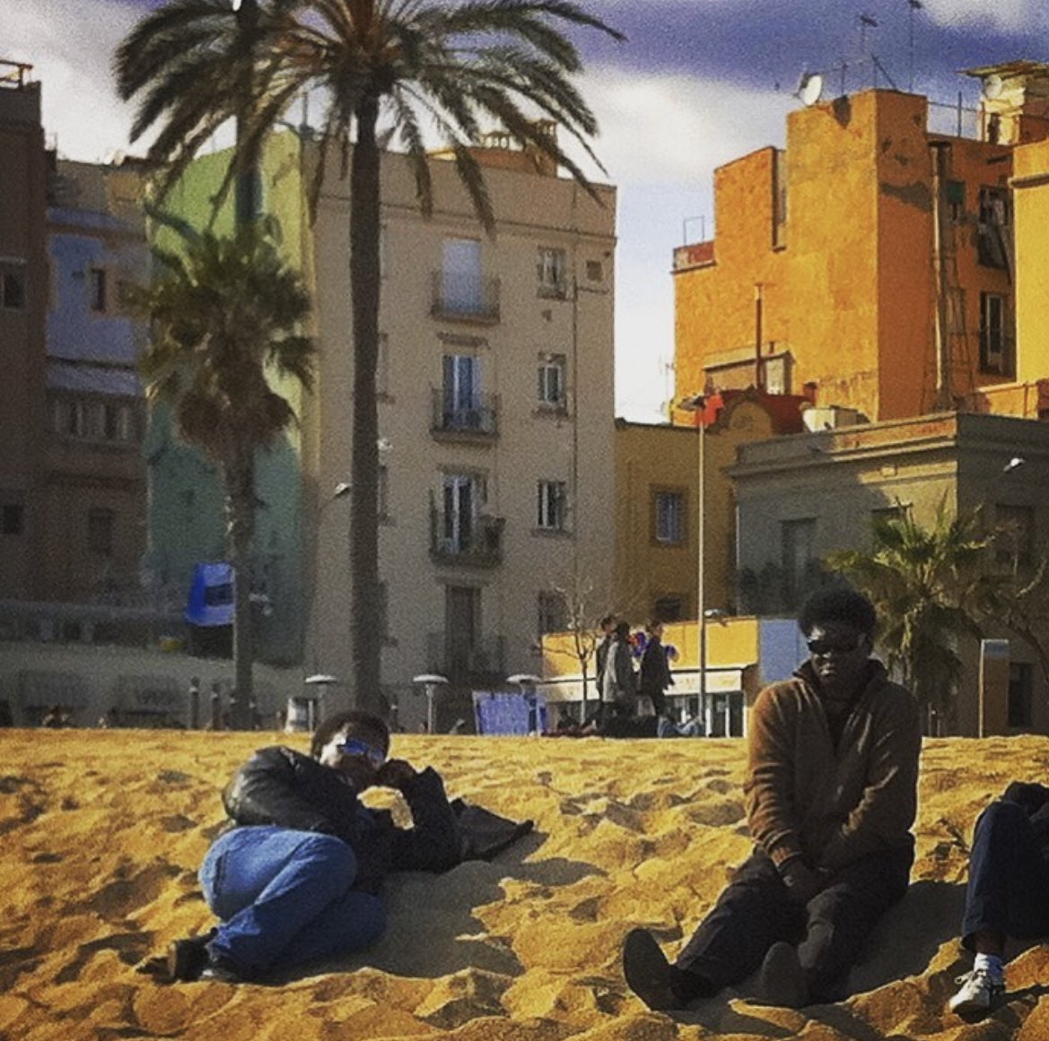 RT @badgualriri: My vibe is this pic of Lee Fields and Charles Bradley lounging on a beach in Barcelona https://t.co/lqtBXlvmiC