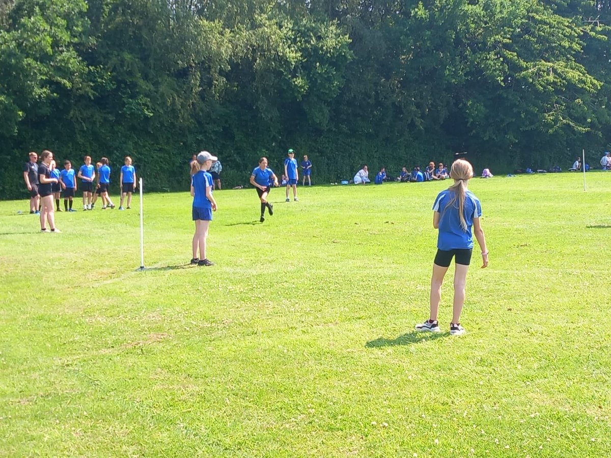 Amazing efforts from all schools and leaders @ KS2 rounders tournament at OWS! especially in 30° heat! <a href="/BrowncleeSch/">Brown Clee C.E. Primary School</a> <a href="/YouthSportTrust/">Youth Sport Trust</a> <a href="/YourSchoolGames/">School Games</a> <a href="/EnergizeSTW/">Energize STW</a>