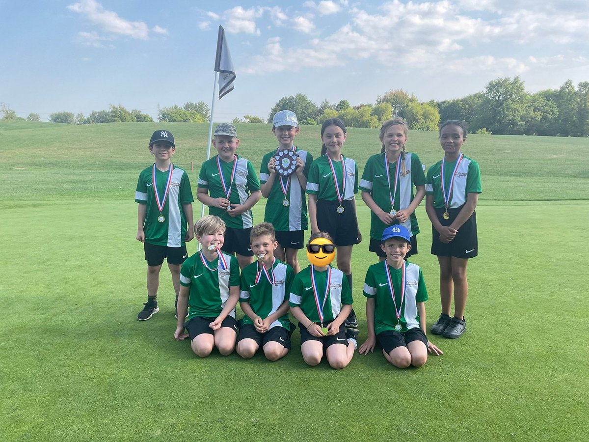 PixmorePE's tweet photo. Wow…what an evening of golf tonight. The team were amazing! So so proud of them. The team scored 859 points winning the competition! Amazing effort ⛳️ #TeamPixmore https://t.co/aCx6j2VBd6