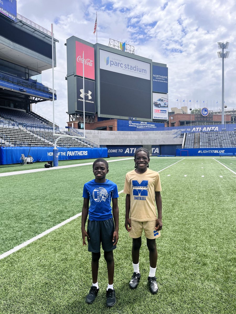 🙌🏾Huge thanks to @GeorgiaStateFB for hosting Micah & Derwin at the @CoachSElliott Youth Football Camp! The boys had an absolute blast learning from the best and even got to meet their dad's former college teammate @CoachHolt67.  Unforgettable experience 🏈#CampLife #FootballCamp