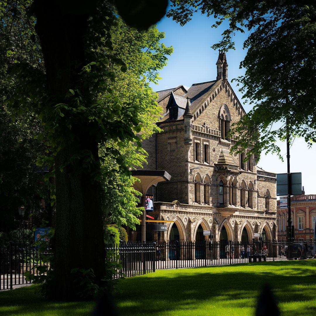 📣Come and join the YTR family. We're recruiting for...

🥤Front of House Manager (closes 30 Jun)
💵Head of Finance (fixed term, closes 02 Jul)
🔌Assistant Electrician (closes 09 Jul)

Find out more and apply: ow.ly/roep50OOrB5