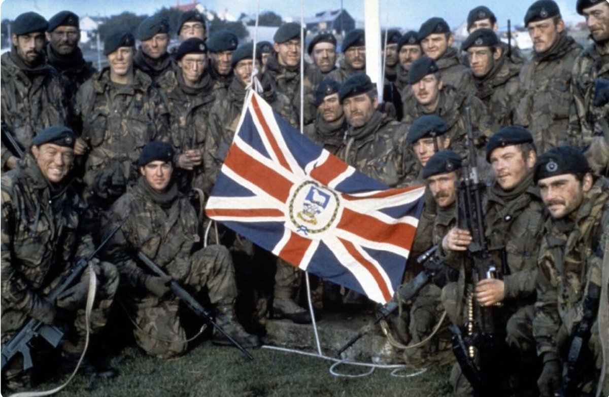 41 years ago today, British Forces liberated #FalklandIslands. 255 British soldiers made the ultimate sacrifice & 3 Falkland Islanders sadly lost their lifes. We must honour &remember those who protected our freedom, democracy & sovereignty. #LiberationDay #NeverForget