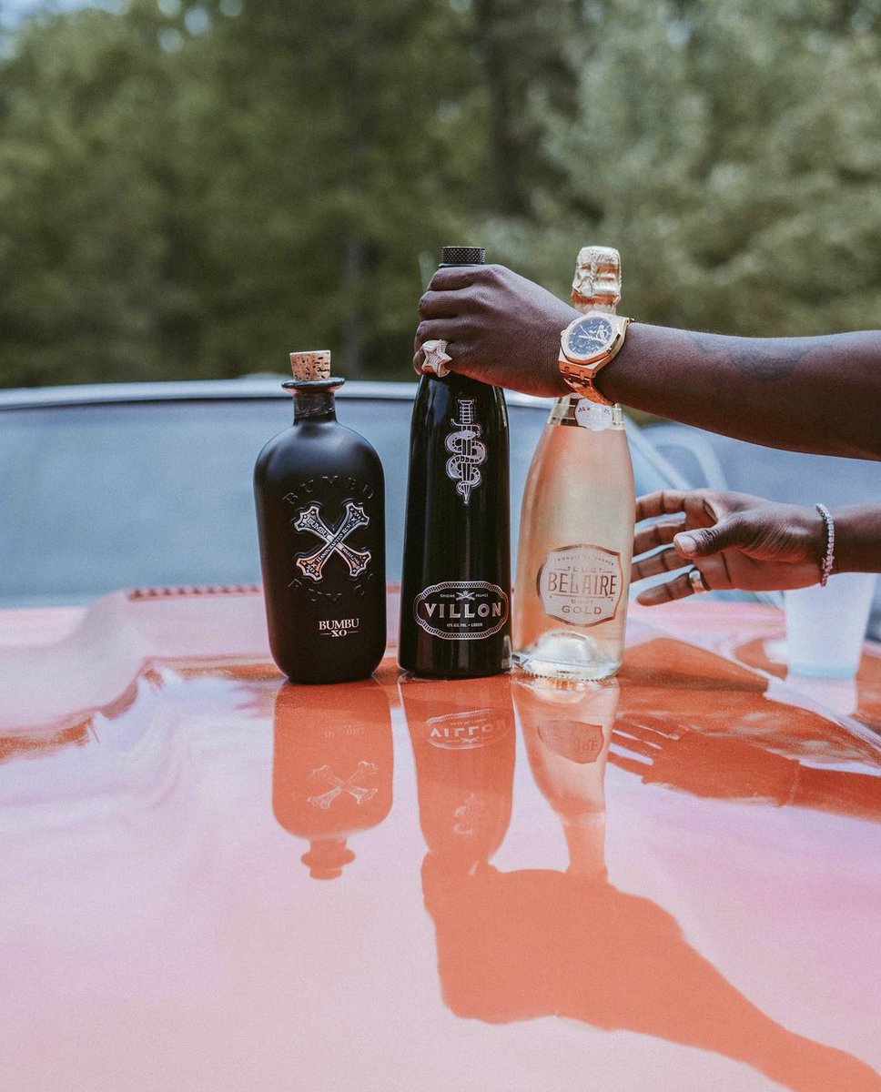 VillonFrance's tweet image. Remember, the weekend is just around the corner! 💪🏽✨ #HumpDay #Villon