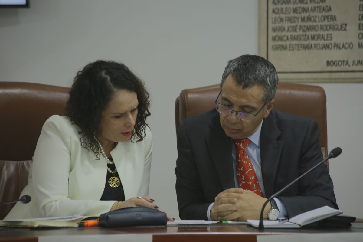 Maria_Constanz_'s tweet photo. Por unanimidad la comisión sexta de la @CamaraColombia aprobó en primer debate el proyecto de Ley Ferroviaria. Celebro este logro del Ministro @wcamargotriana y los representantes ponentes que dá un paso en firme a la reactivación férrea, liderada por el presidente @petrogustavo https://t.co/GQwDjcNa9Z