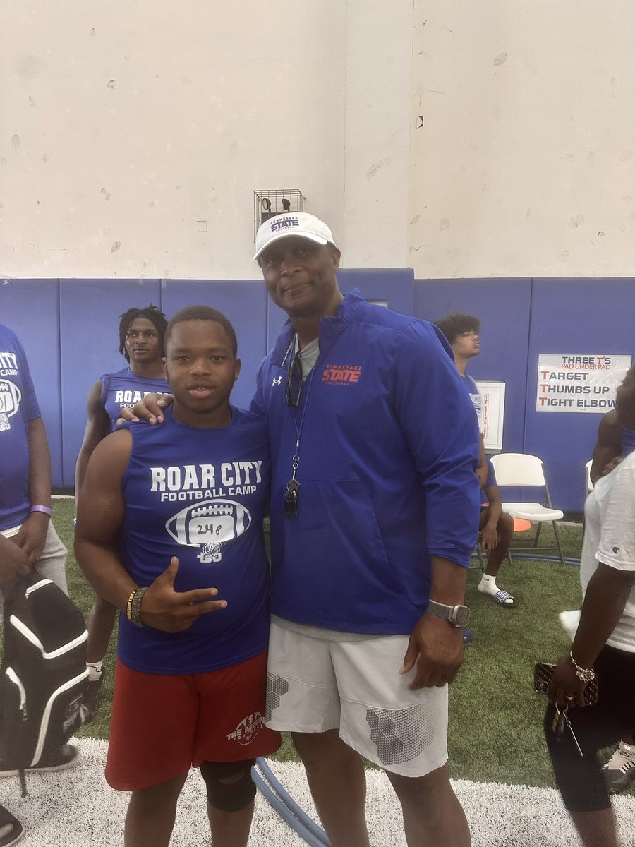 MicahHodison's tweet photo. Had a great day at TSU’s mega camp also wanna thank @EddieGeorge2727 for the opportunity to come out and showout https://t.co/A6OYL7jVl0