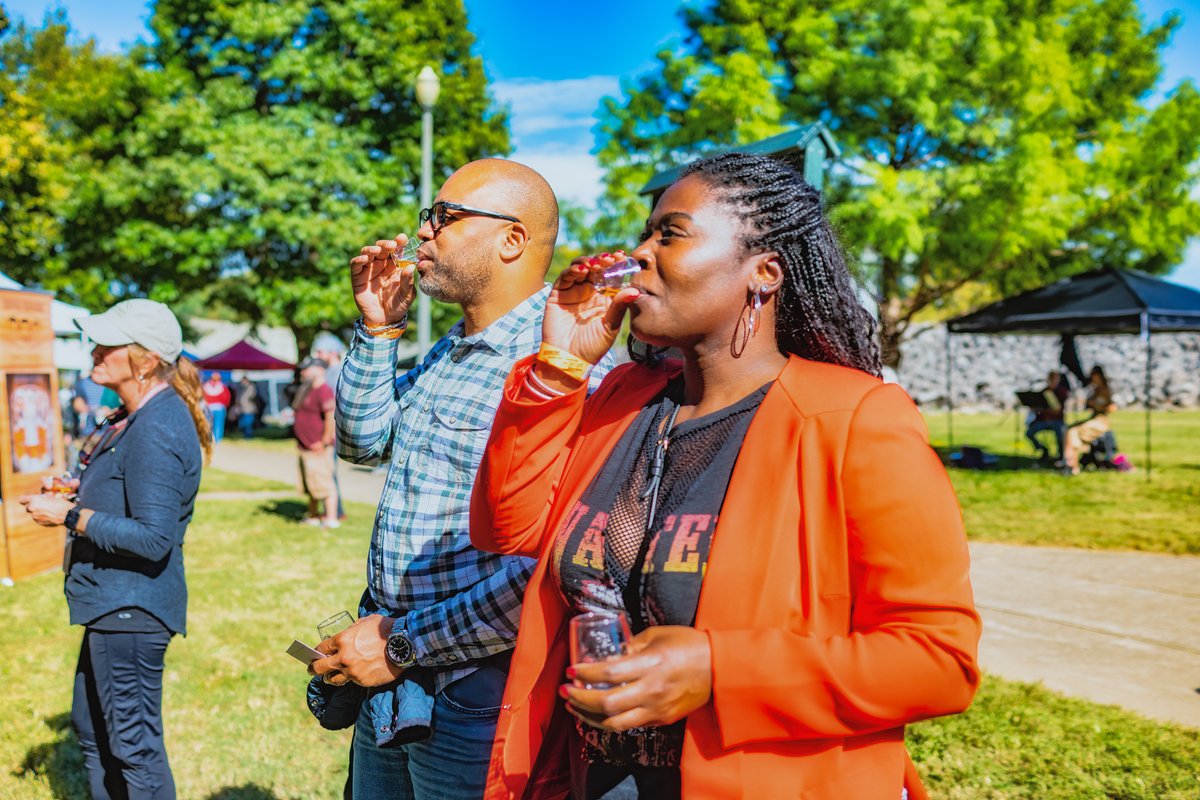 visitfrankfort's tweet photo. If we’re talking Kentucky…we’re talking bourbon, and Kentucky’s capital city is no exception! You could say we’re #KYDistilled 🥃🌽
So raise your glass, savor the flavors, and toast to #NationalBourbonDay in Frankfort, where the spirit flows as freely as the Kentucky River. https://t.co/7z2trad9Fu