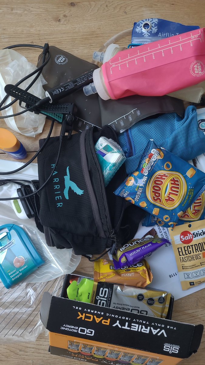 My not-so-neat almost there #flatlay ! 😅
Probably won't organise it in a tidy fashion, it'll just get packed like this!

#rttk #ukrunchat
<a href="/ScienceinSport/">Science in Sport</a> <a href="/SaltStick/">SaltStick</a>