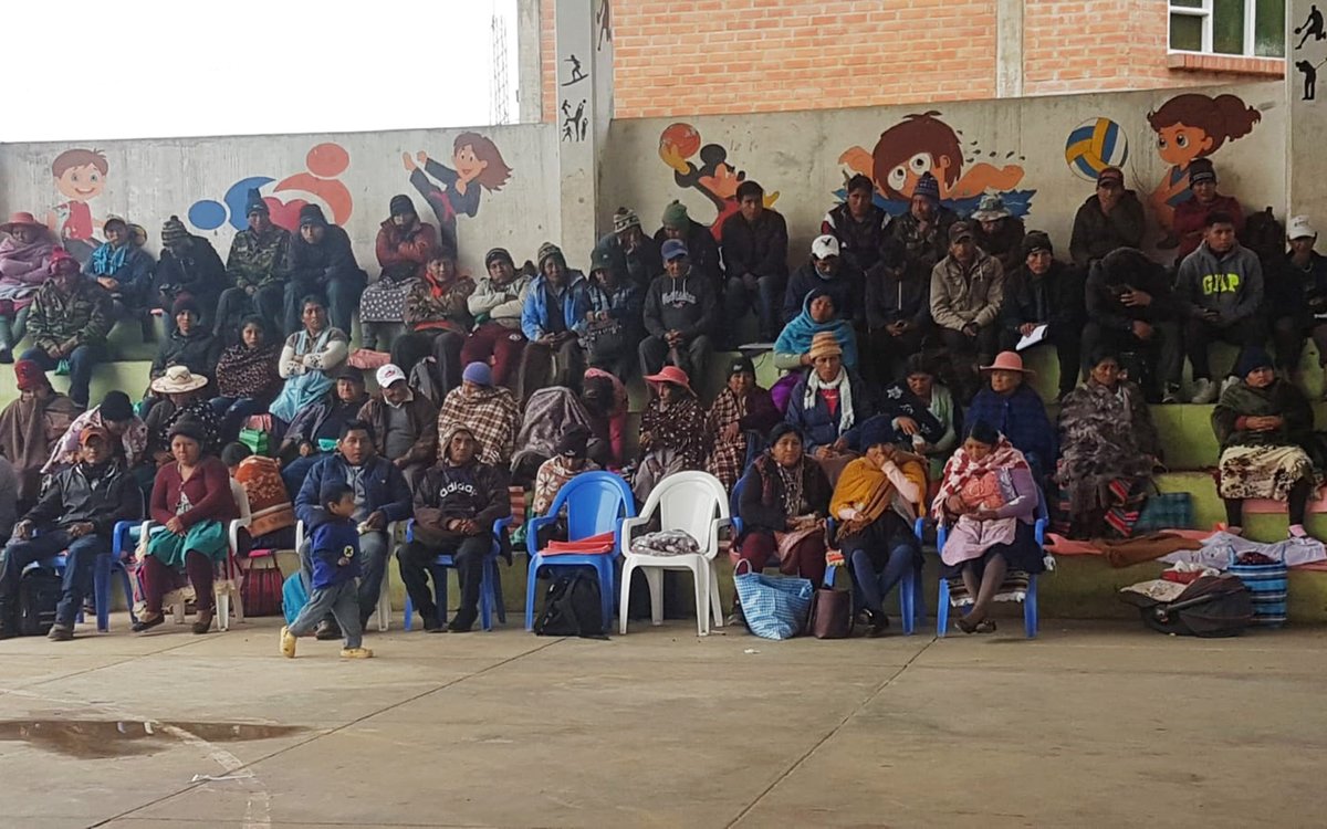 arlemlovera82's tweet photo. La Unidad de #UDESTRO, participó en el “Ampliado Ordinario de la Central Villa Nueva, Federación Sindical de Comunidades Carrasco Tropical F.S.C.C.T.”, con el objetivo de informar los avances en las tareas de racionalización de cultivos de coca excedentarios.

#ArlemLovera
#VCDI https://t.co/qii3IhTZlS