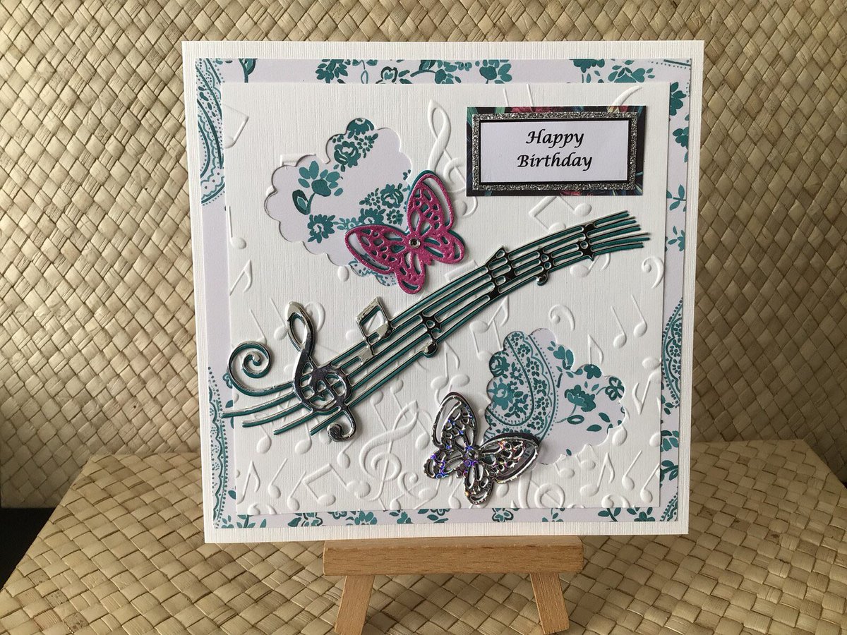 Cool colours with a splash of hot pink for this unique handmade birthday card 🎶

etsy.com/uk/listing/148…

#HandmadeHour #prettycreativelife #CraftBizParty #TheCraftersUK #MHHSBD