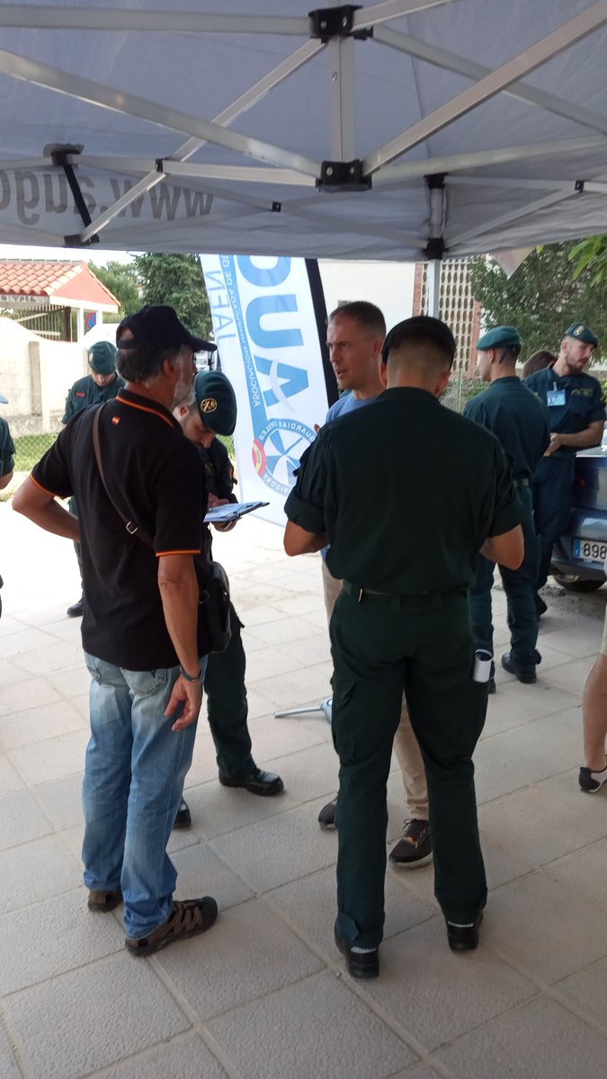 AugcHuelva's tweet photo. Esta tarde @AugcHuelva ha estado haciendo campaña de pre afiliación,junto con otras delegaciones,en #AcademiaDeBaeza informando a los compañeros de la #128Promocion de los servicios que ofrece @AUGC_Comunica, especialmente, en asesoría y asistencia jurídica y defensa de derechos https://t.co/zi06Ys2GE6