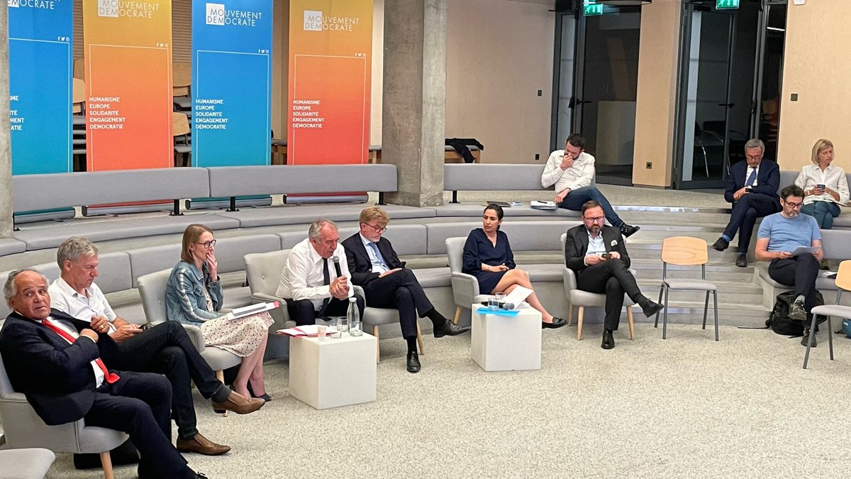 MoDem's tweet photo. 🟠 #CNMoDem | Conseil national du MoDem
👥 Réunion autour de François @Bayrou, @MFesneau, @maudgatel, notre équipe dirigeante, et nos cadres locaux !
🗣 Au programme, discussions sur nos actions dans les territoires, et sur la situation politique nationale. https://t.co/kSbDF27CsT
