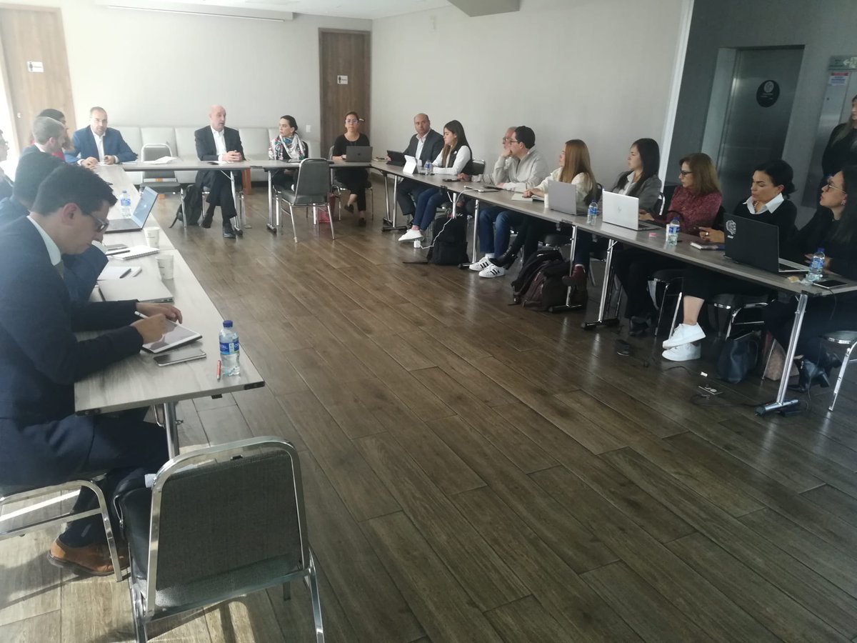 ambiente_pt's tweet photo. O #SEMU, Jorge Delgado, reuniu-se com o vice-ministro dos Transportes da 🇨🇴, @eduenriquezc , identificando desafios comuns e objetivos de descarbonização dos transportes para troca de experiências e soluções na mobilidade elétrica e sustentável.
#XXIIIGoverno https://t.co/LP4F1j2KCF
