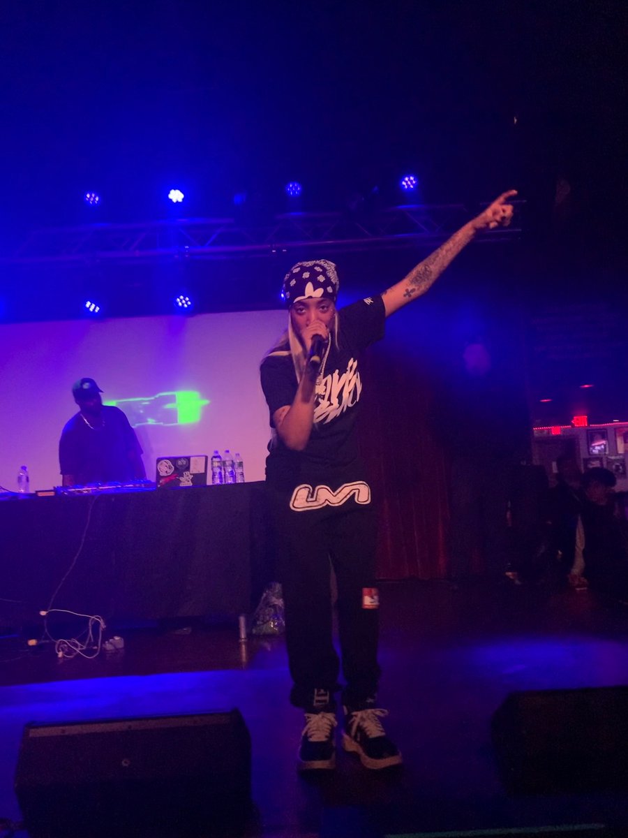 oddfutureluvr's tweet photo. i take he best concert pics idc🤌🏽🤌🏽🤌🏽🤌🏽🤌🏽🤌🏽🤌🏽 https://t.co/ZahBkh3DMK