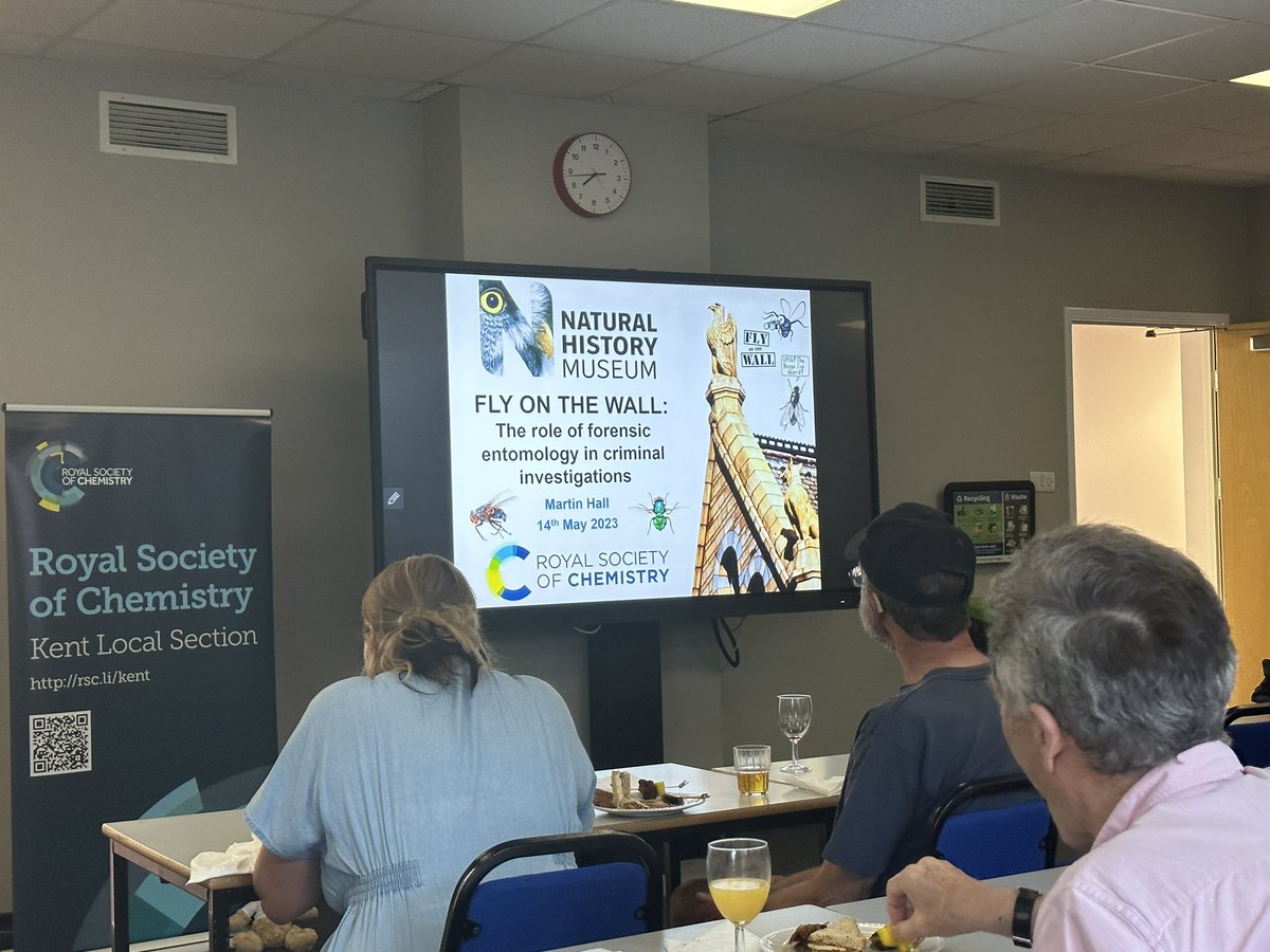 HoneyResearchGP's tweet image. Great atmosphere here at the Kent Local Section AGM hosted at @FESGreenwich celebrating our successes and future plans #RSCPrizes. Now enjoying a great talk by Martin Hall from @NHM_London